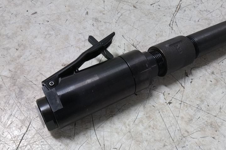 Chicago Pneumatic CP0200B32L-2F 2-1/2 In Bore Size Floor Sand Rammer