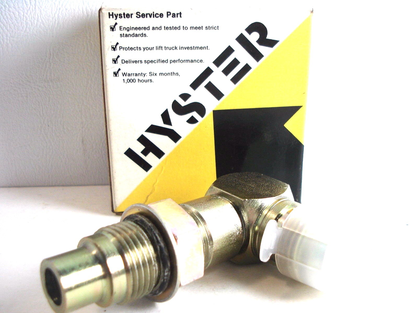 NEW HYSTER 282367 FITTING T FTG SPEC