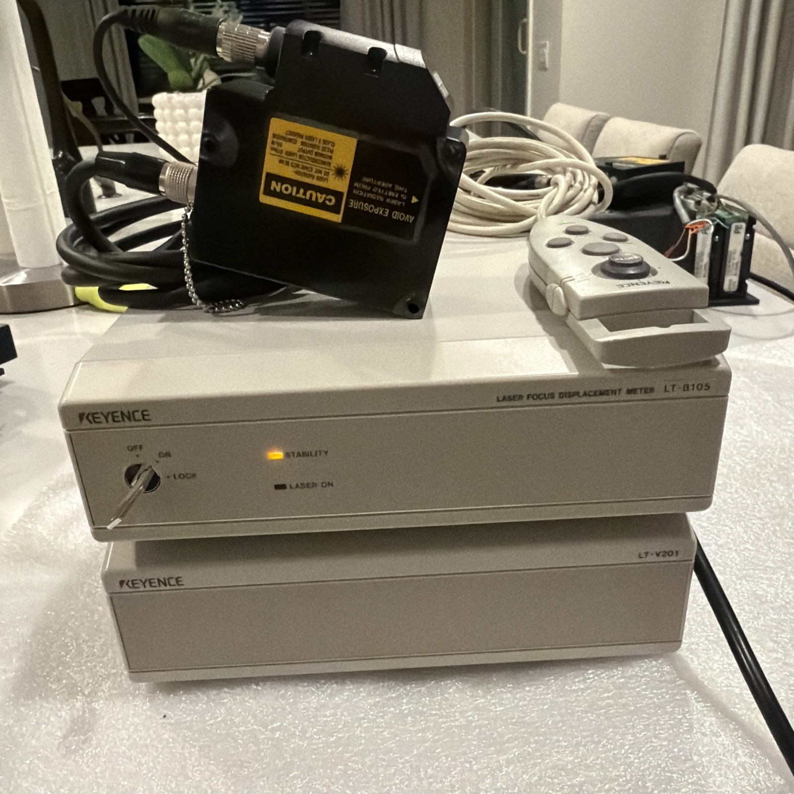 Keyence LT-8010 Laser Displacement Sensor with LT-8105 & LT-V201 + controller