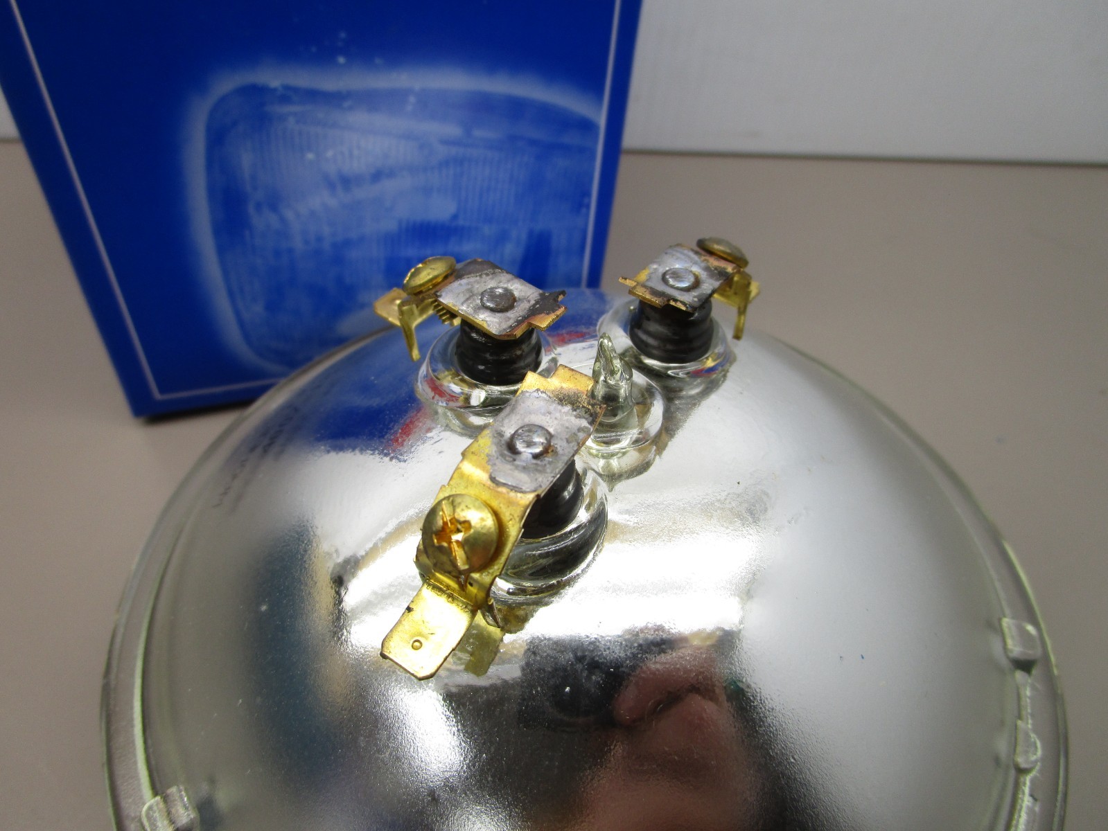 Wagner 4007 Spot Lamp Sealed Beam Flood 12v 100 / 100w
