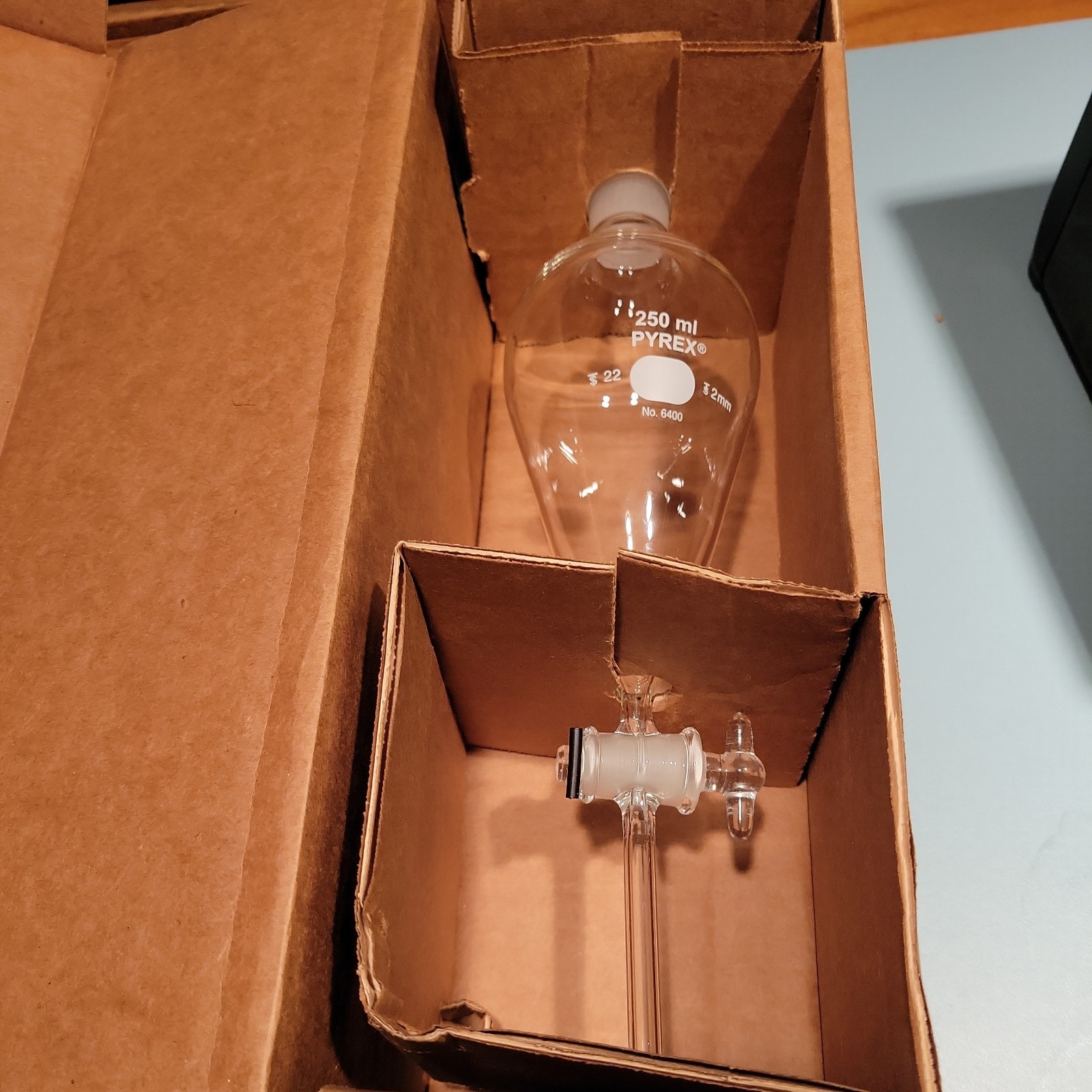 Corning Pyrex 6400 250 Squibb Separatory Funnel 250 mL – NEW – 1 pack.