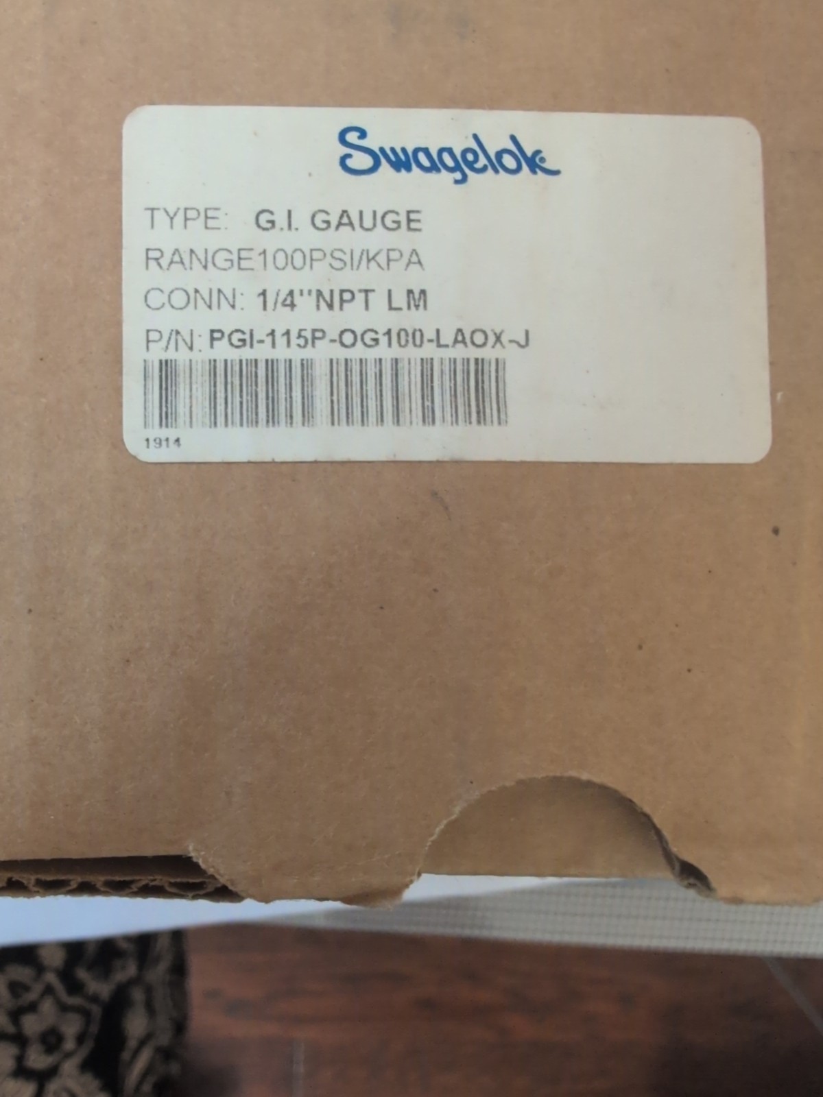 SWAGELOK GI GAUGE RANGE 100PSI/KPA 1/4MNPT LM PGI-115P-OG100-LAOX-J