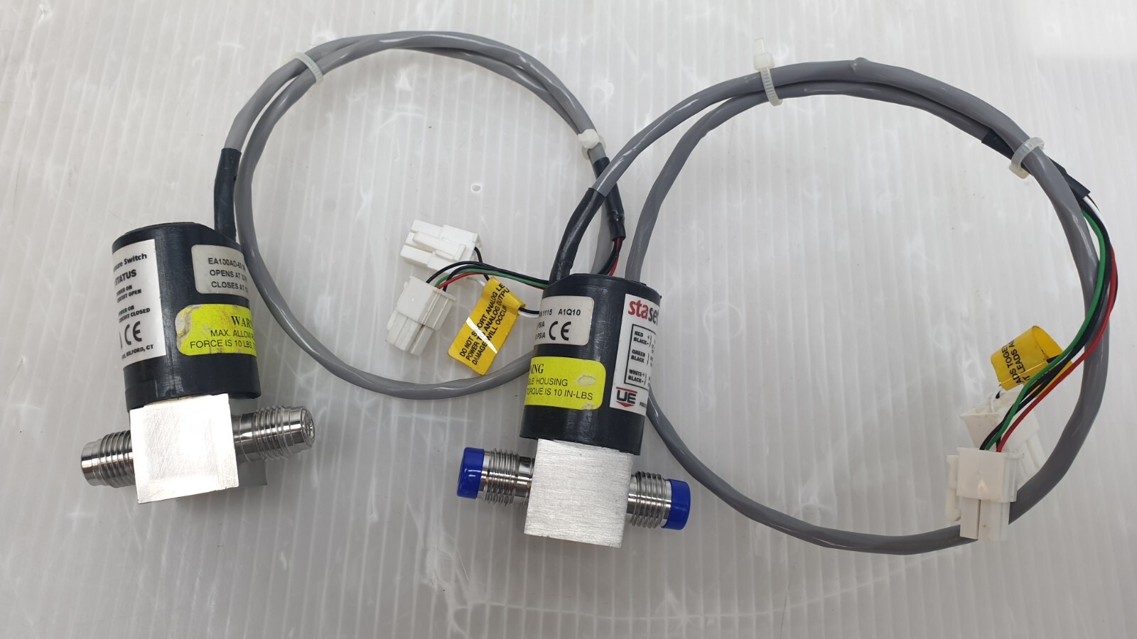 2pcs UE Staset EA100AD-69 United Electric Controls Solid State Pressure Switch
