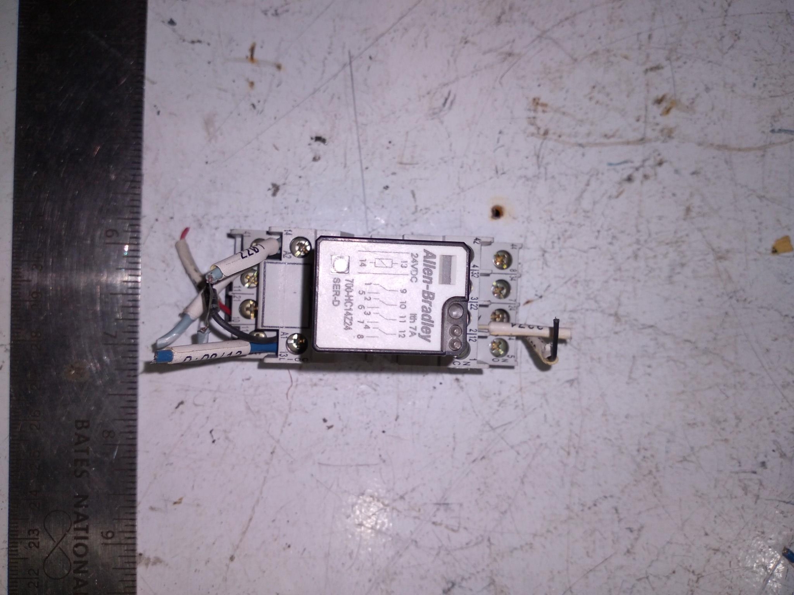 ALLEN-BRADLEY 700-HN103 10A 250-300V ALLEN-BRADLEY 700-HC14Z24 SER D 24VDC 7A
