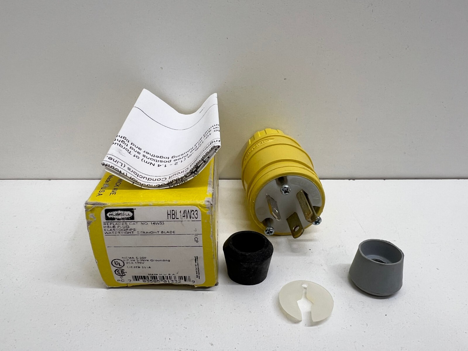 NEW IN BOX! HUBBELL 20A 125V WATERTIGHT STRAIGHT BLADE HBL14W33