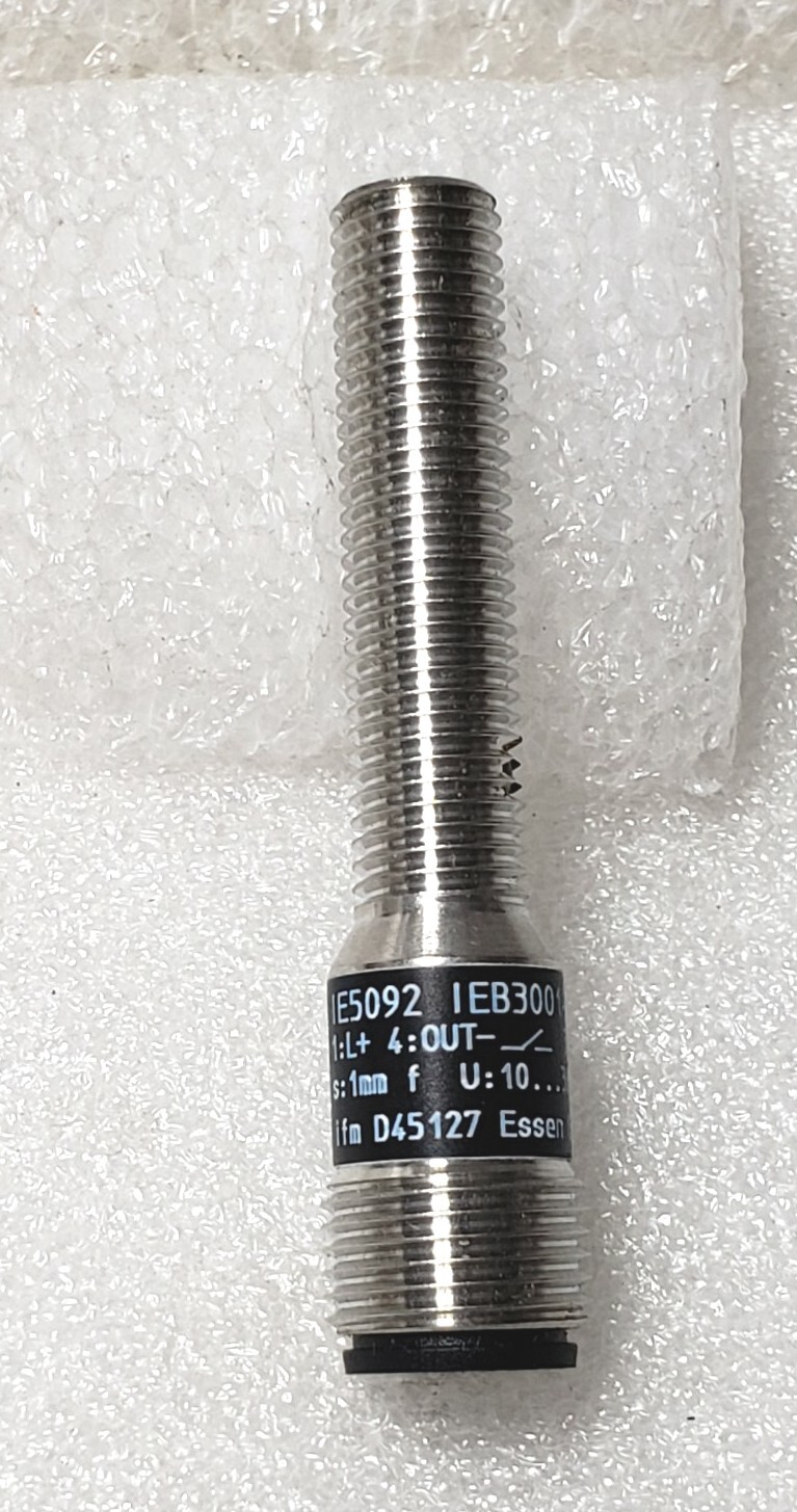 IFM EFECTOR IE5092 INDUCTIVE SENSOR IEB3001-ANOG/US-100-DNS, Germany