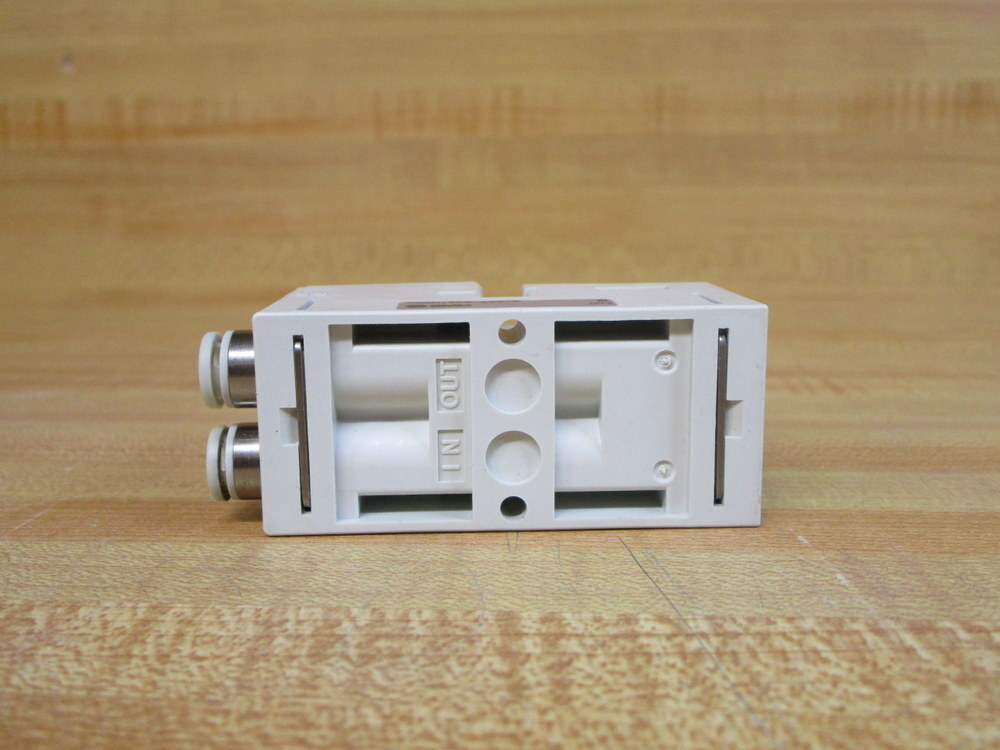 SMC ARM10F2-08G-Z Compact MFLD Regulator ARM10F0-00G-Z