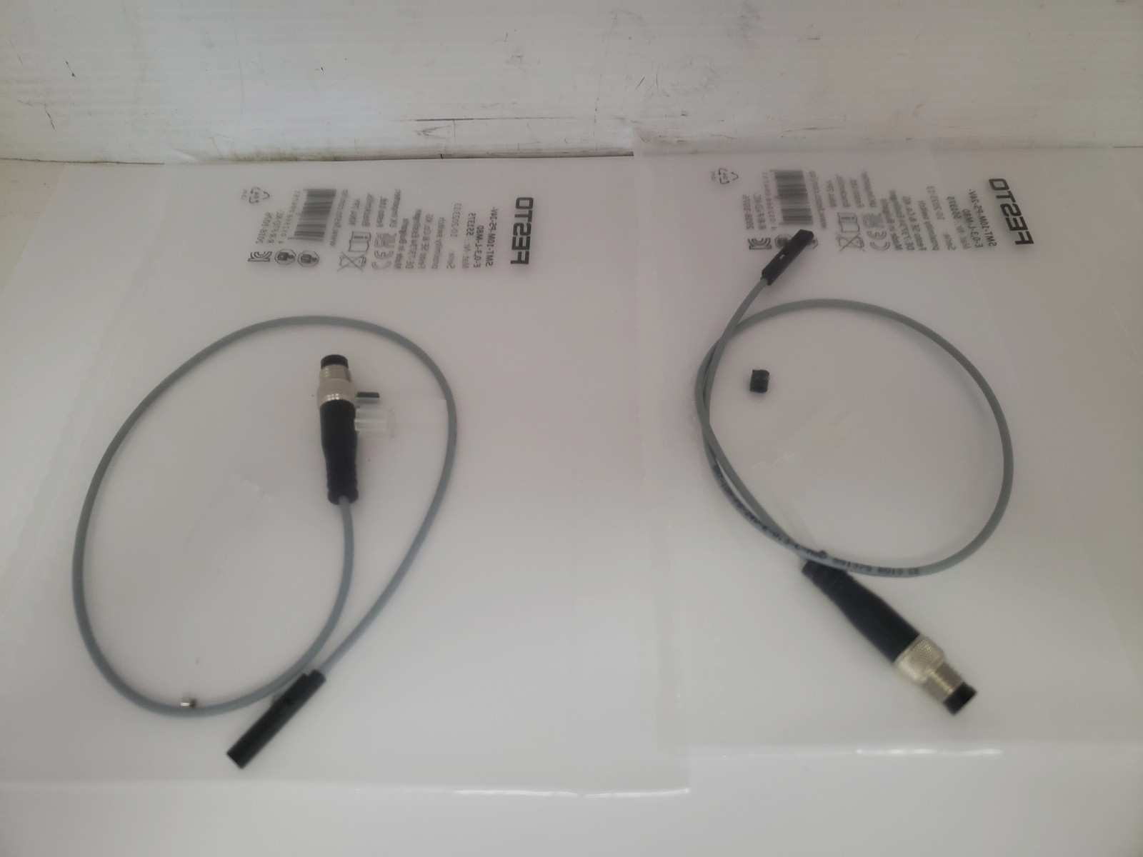 FESTO SMT-10M-PS-24V-E-0,3-L-M8D PROXIMITY SWITCH 551375 (LOT OF 2) NIB