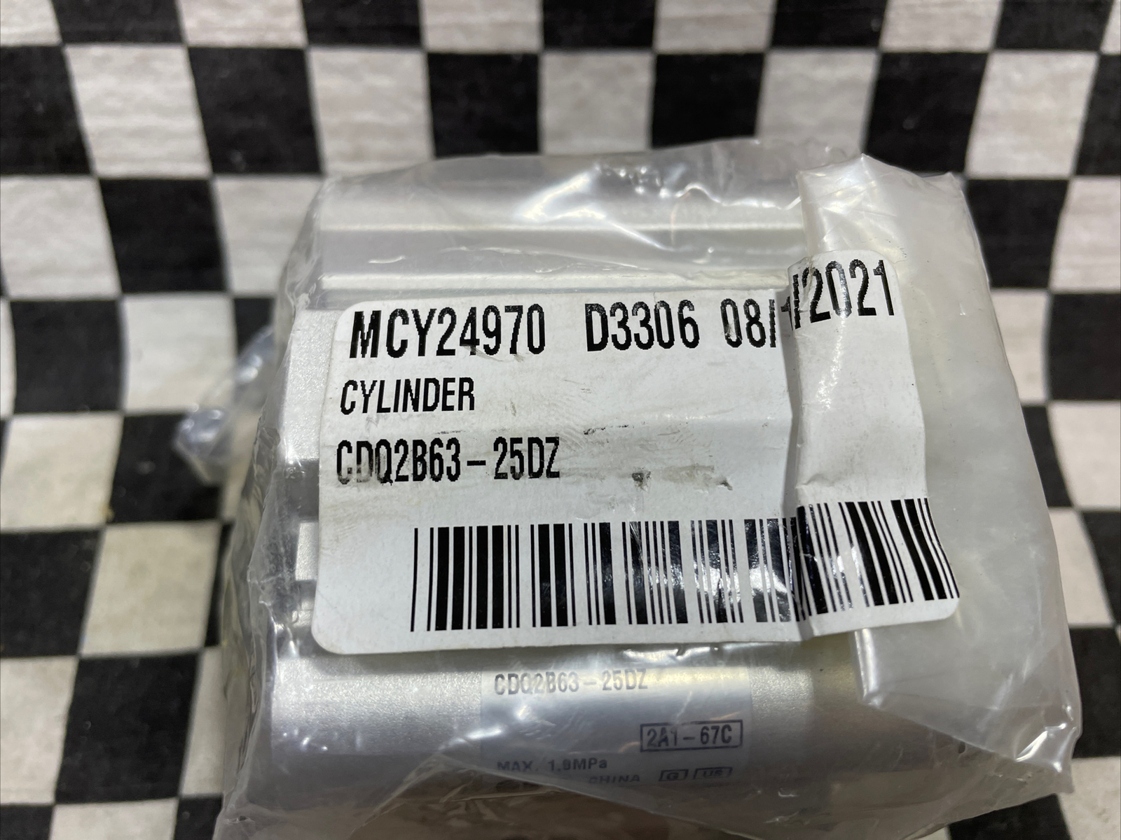 SMC CQ2-Z COMPACT CYLINDER, CDQ2B63-25DZ, CDQ2B6325DZ, SHIPSAMEDAY#103X7