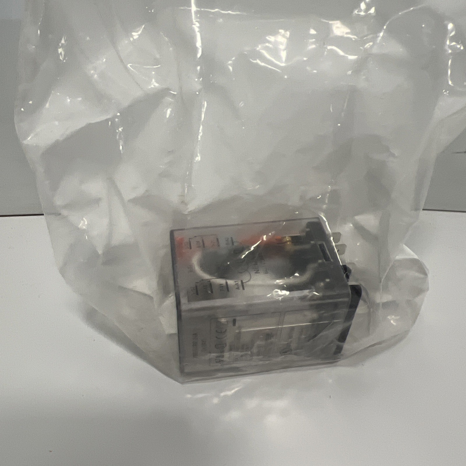 NEW, LOCHINVAR, 100208504, 24V RELAY. (6i-2)