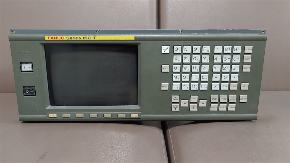 FANUC 160-T Operation panel CRT MDI Monitor control A02B-0120-C051