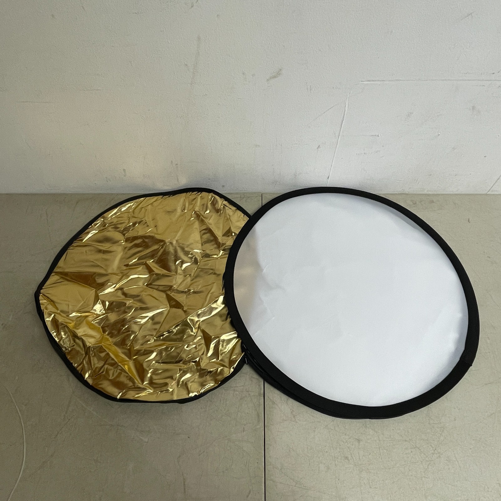 Etekcity24″ 5-in-1 Collapsible Photography Reflector Kit Silver/Gold/White/Black