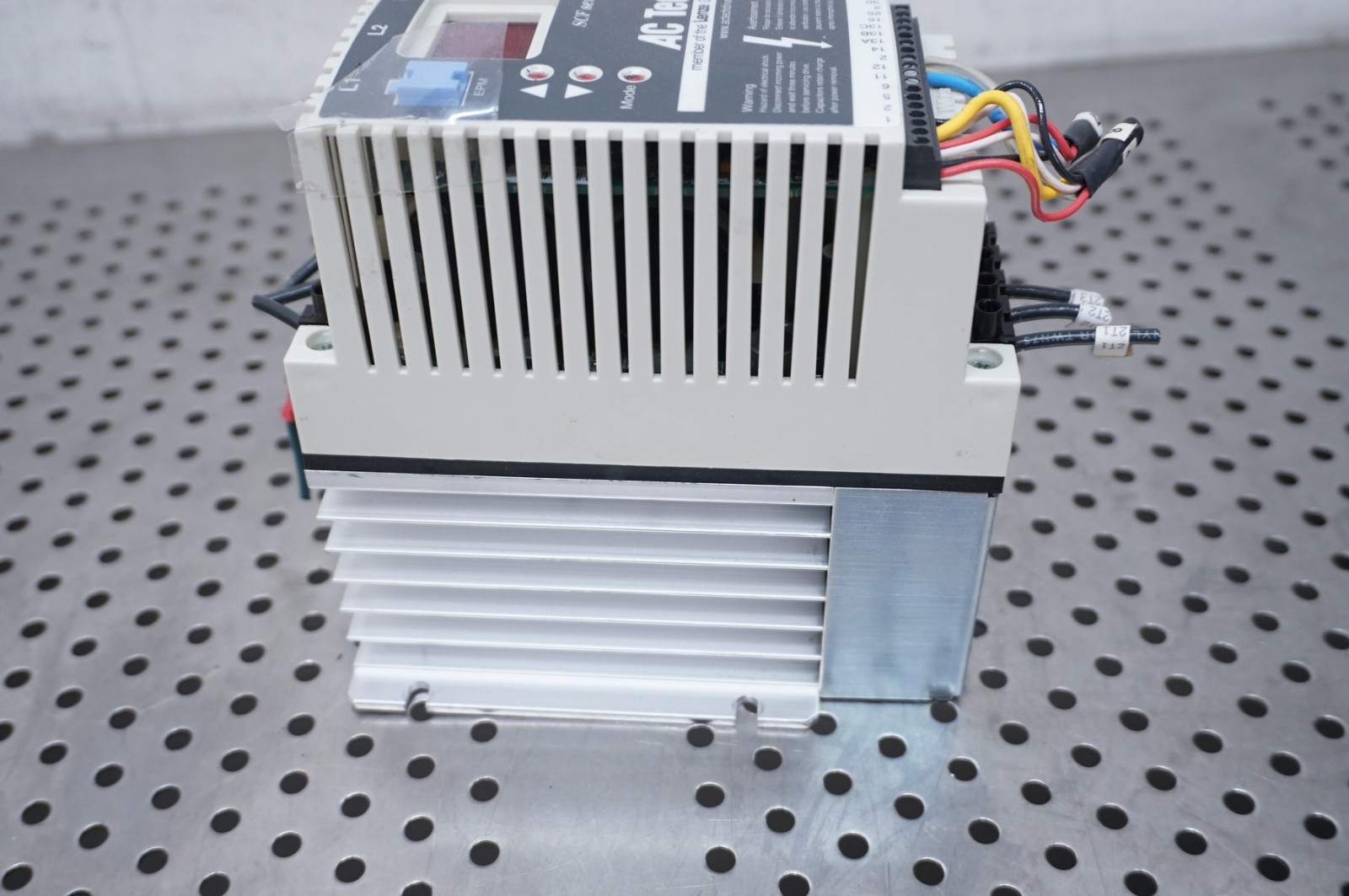 AC TECH SF220 VARIABLE SPEED AC MOTOR DRIVE 2HP 208-240V 50/60HZ
