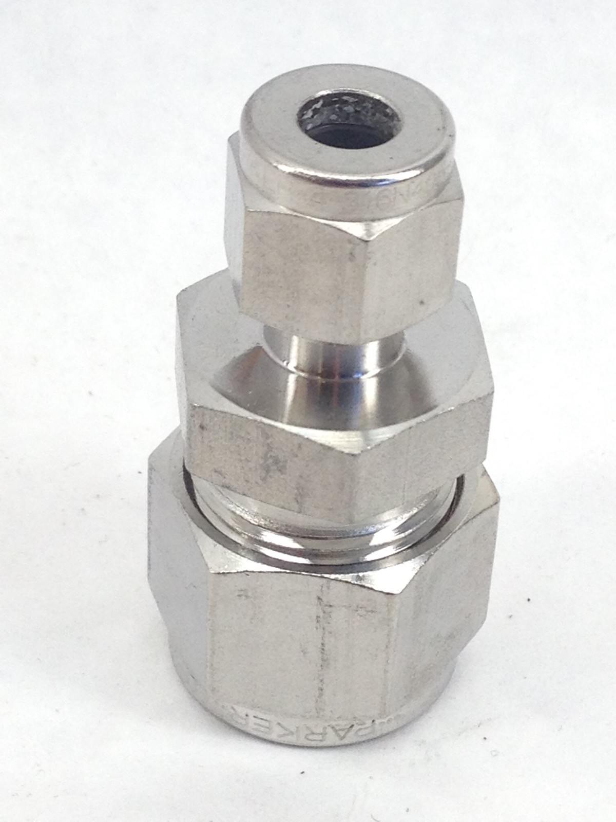 PARKER 1/4” to 1/2” SS FEMALE TUBING ADAPTER CONNECTOR 4-316N405 to 8-316 LSM(F6