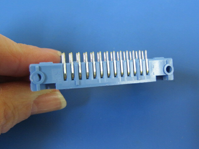 THOMAS AND BETTS 609-2604ES Qty of 14 per Lot Header Connector, PCB Mount, Rece