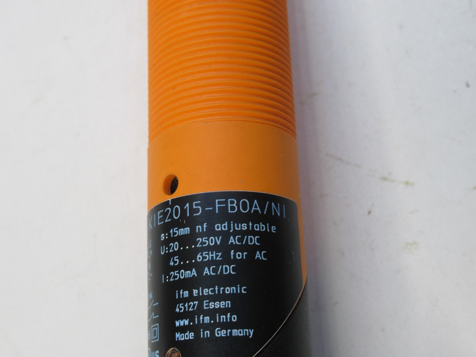 IFM Electronic KI0205 KIE2015-FB0A/NI 20-250V 45/65Hz Proximity Sensor (New)