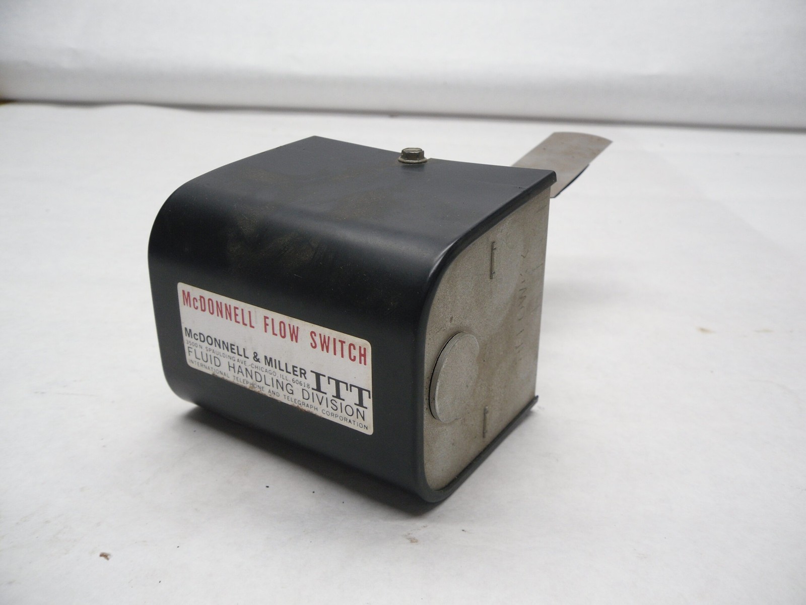 NEW MCDONNELL FS4-3 FLOW SWITCH 115-230VAC 300DEG F