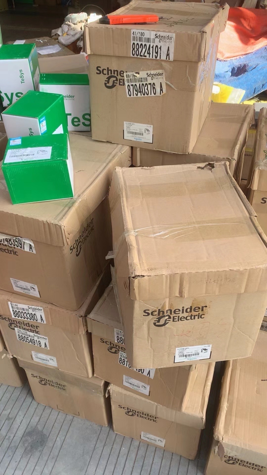 10P Schneider LC1D40Q7C 380V Accept counteroffer