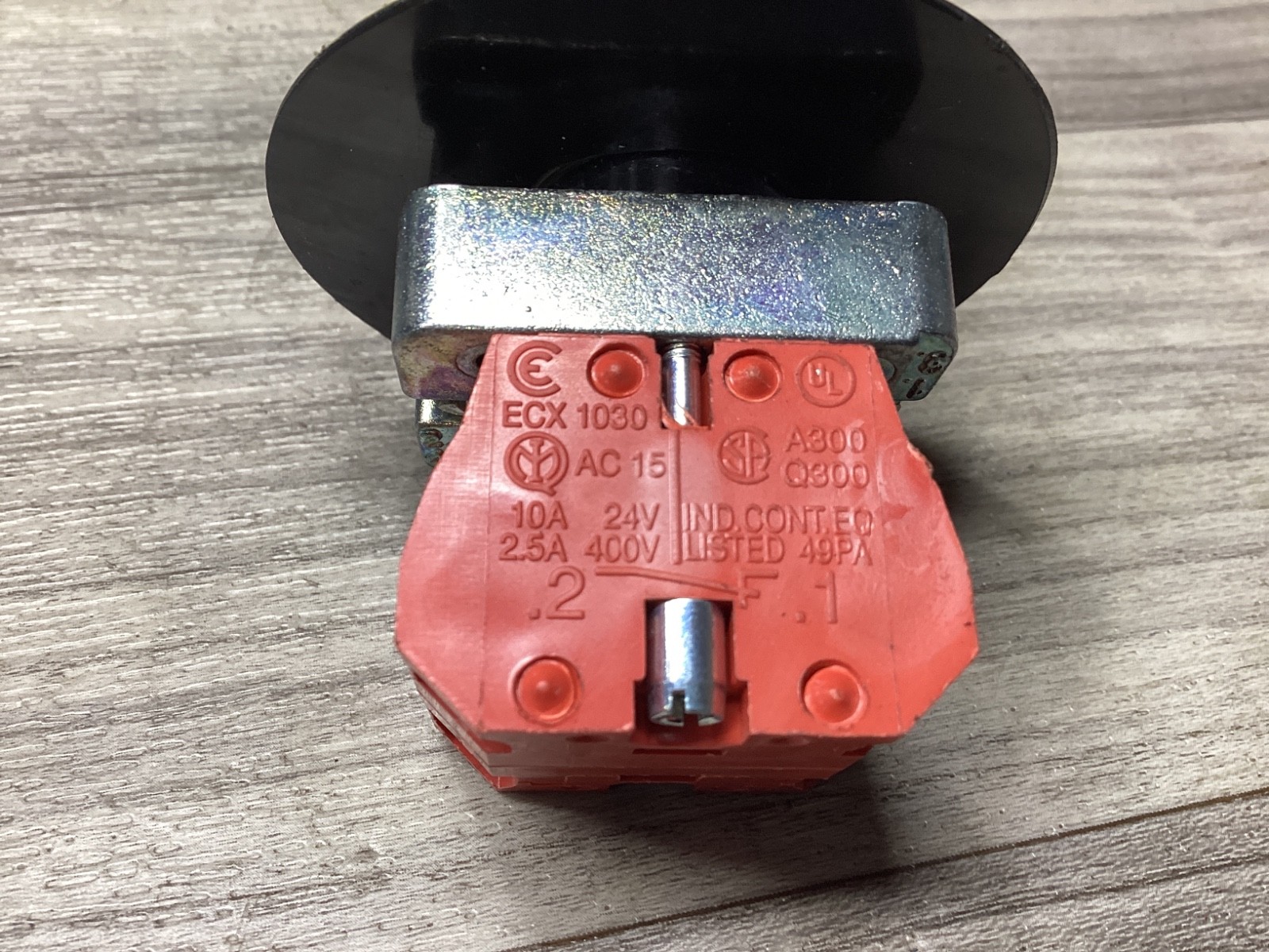 Red EMERGENCY STOP PUSH TWIST BUTTON ECX1030 #117N78
