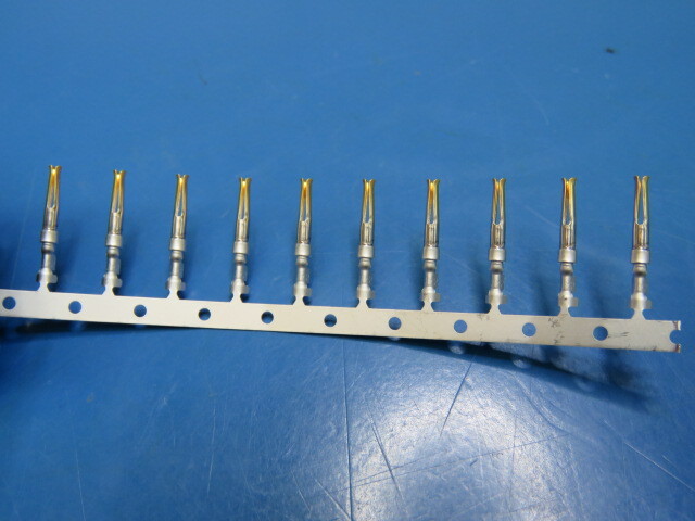 TE 1658543-3 Qty of 100 per Lot Socket Contact Gold Crimp 22-26 AWG Stamped