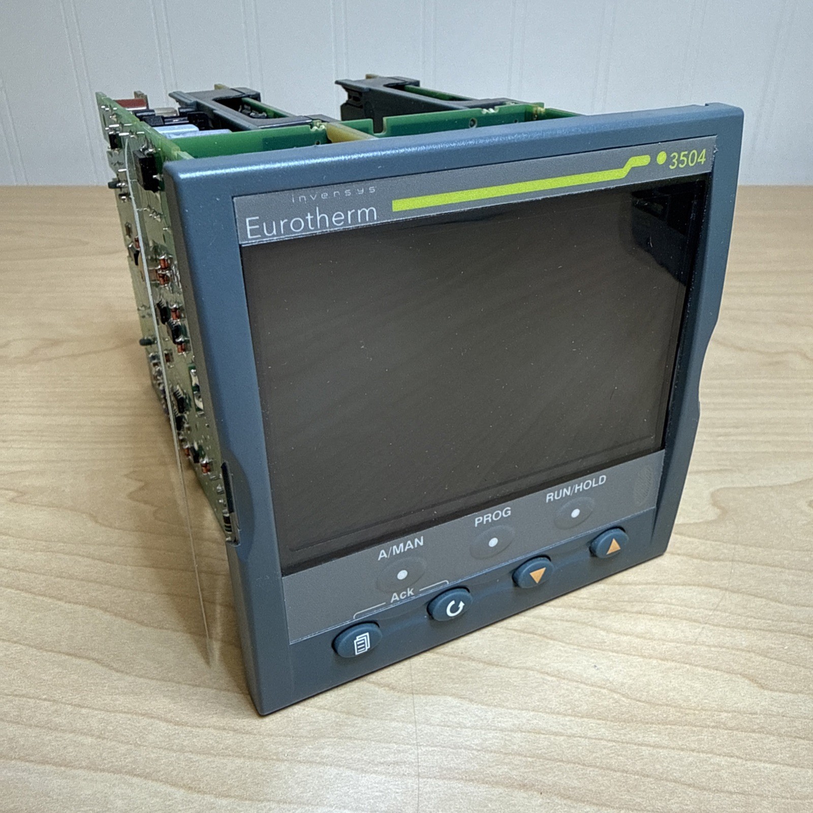 Invensys Eurotherm 3504 Temperature Controller TM0168AGFWUBMA-1 P-2 Temp Module