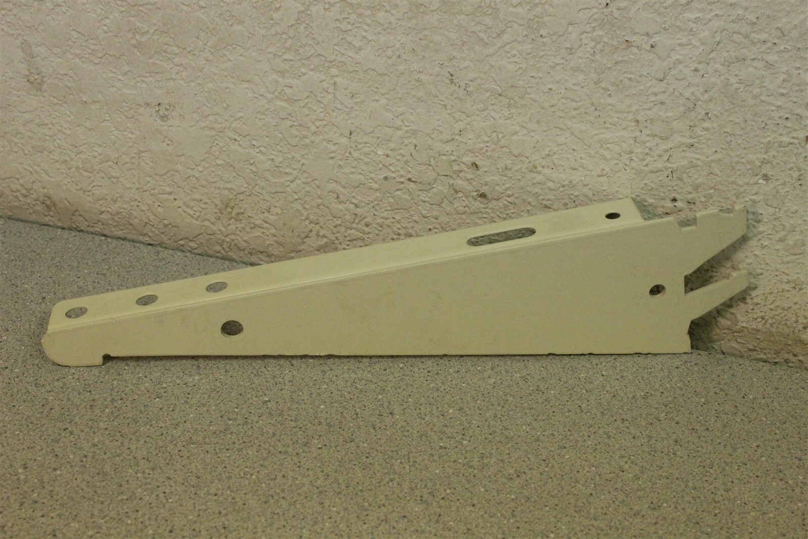 NEW Almond 10″ Multi-Purp Under Shelf Bracket lot of 8,MPB10L-A *FREE SHIPPING*