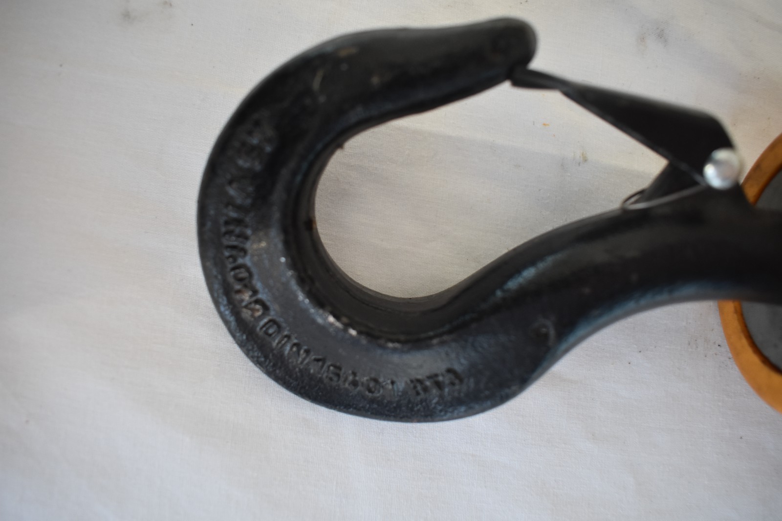 250kg, 550lb Bottom Hook Assembly for Hoist for 1/8″ Chain DIN 15401 Black