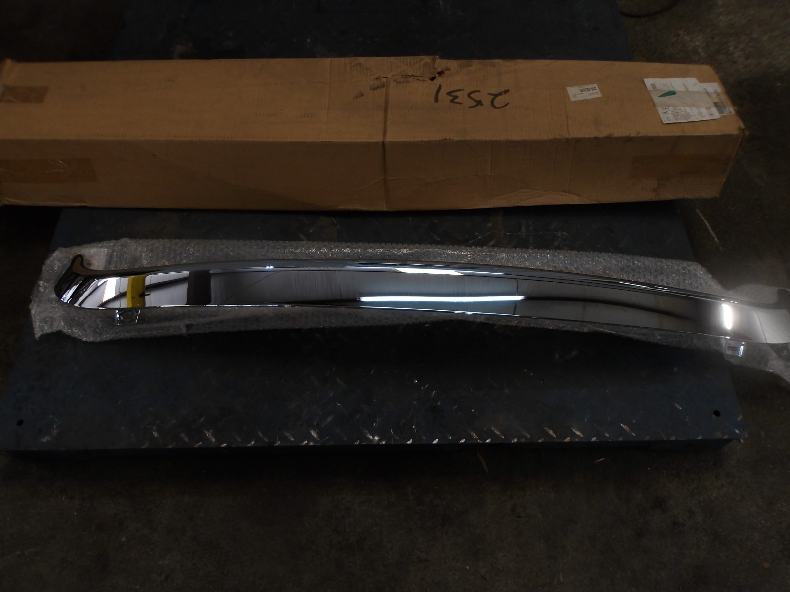MOPAR 82213793 FRONT AIR DEFLECTOR CHROME, #9261115G NIB (AS IS)