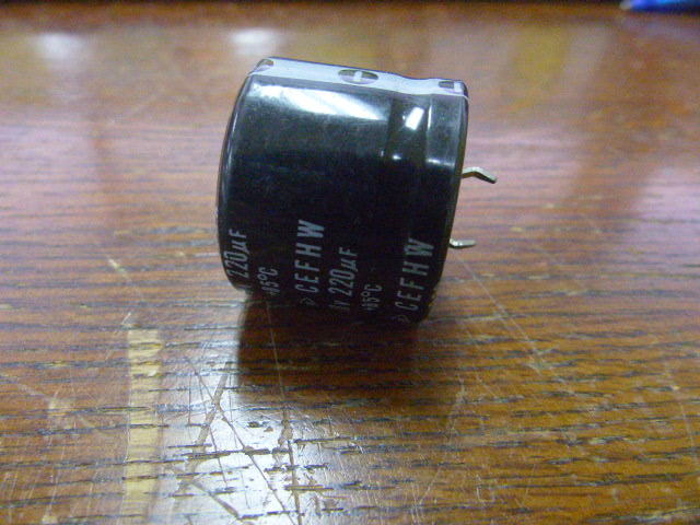 Marcon CEFHW2D221 Qty of 2 per Lot 220uf 200v Snap-In 23×30 85 deg. Marco