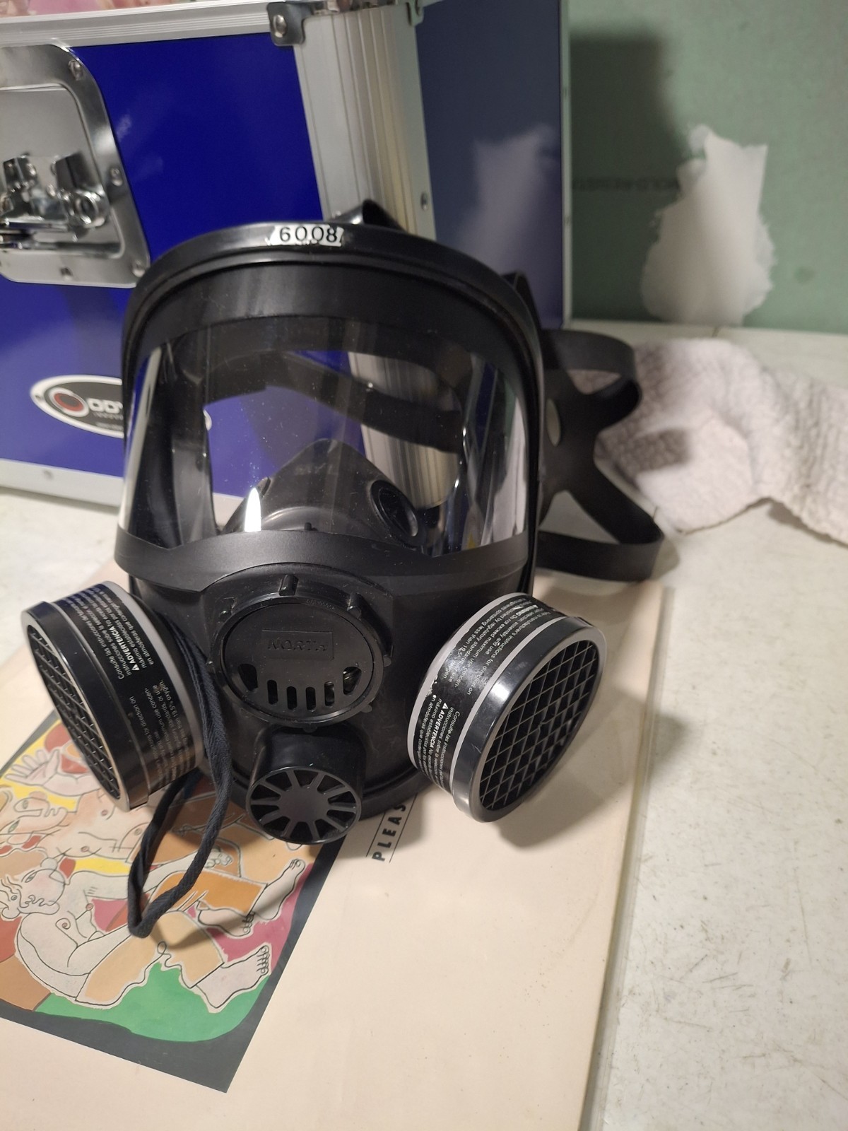 NORTH MD/LG Full Face Respirator MASK 80803 M/L Mask Size 5400 4-Point