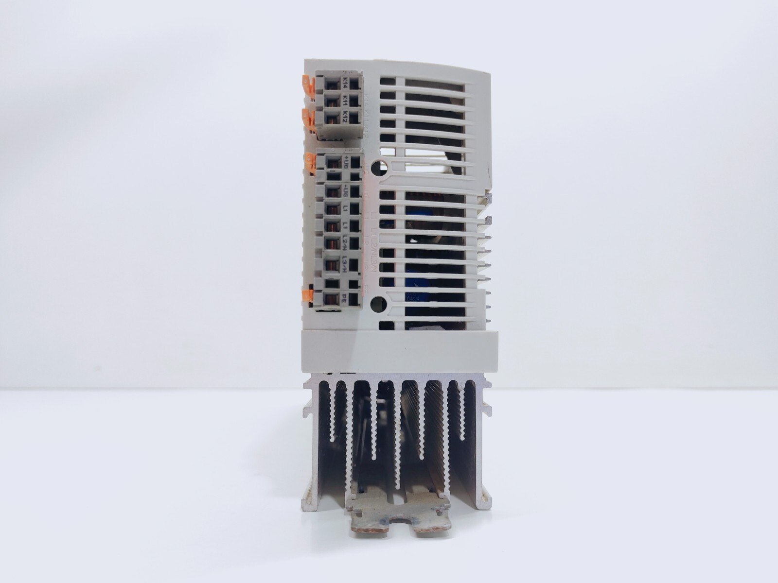 Lenze E82ev152-2c000 Frequency Converter (FREE SHIPPING)