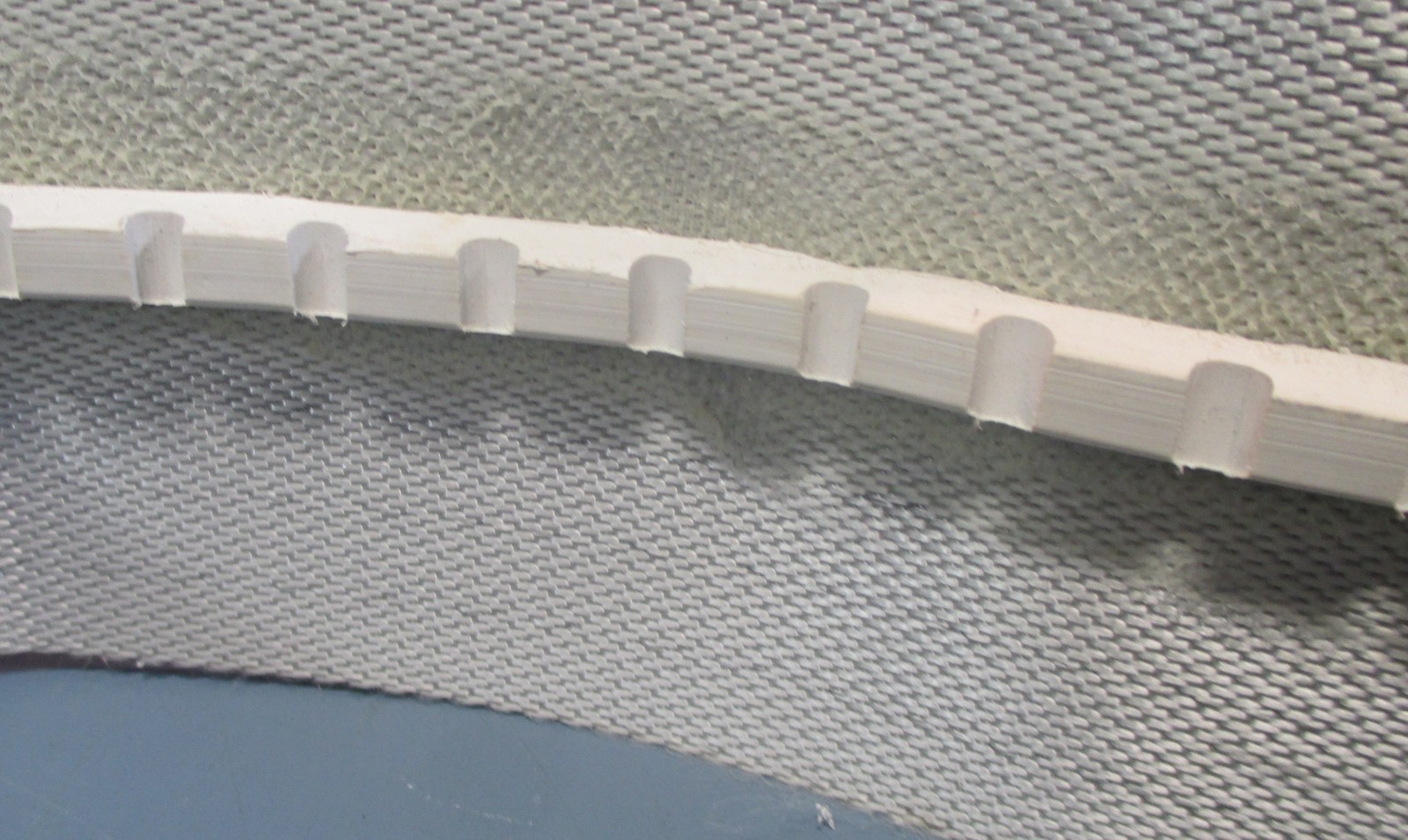Lot of 2 Midwest Rubber N111916 3-1/2″ x 31″ Long Spined Belt NWOB