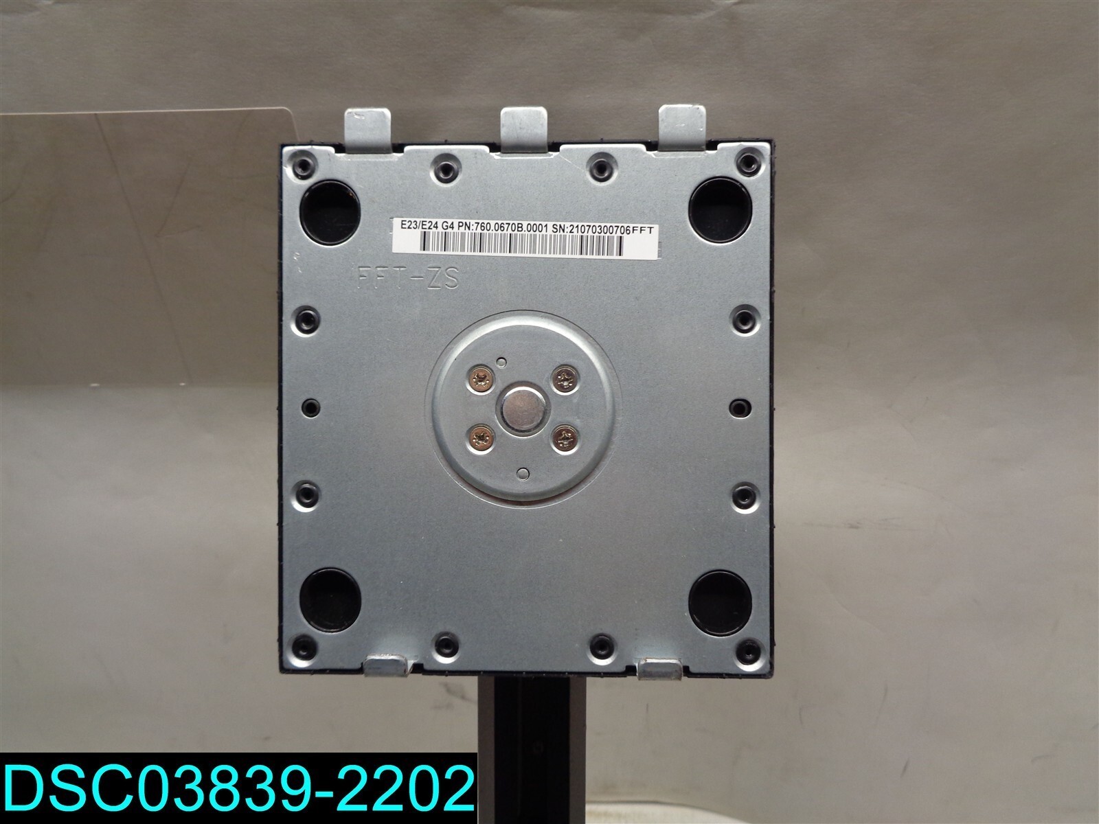 E23/E24 G4 P/N: 760.0670B.0001 MONITOR STAND