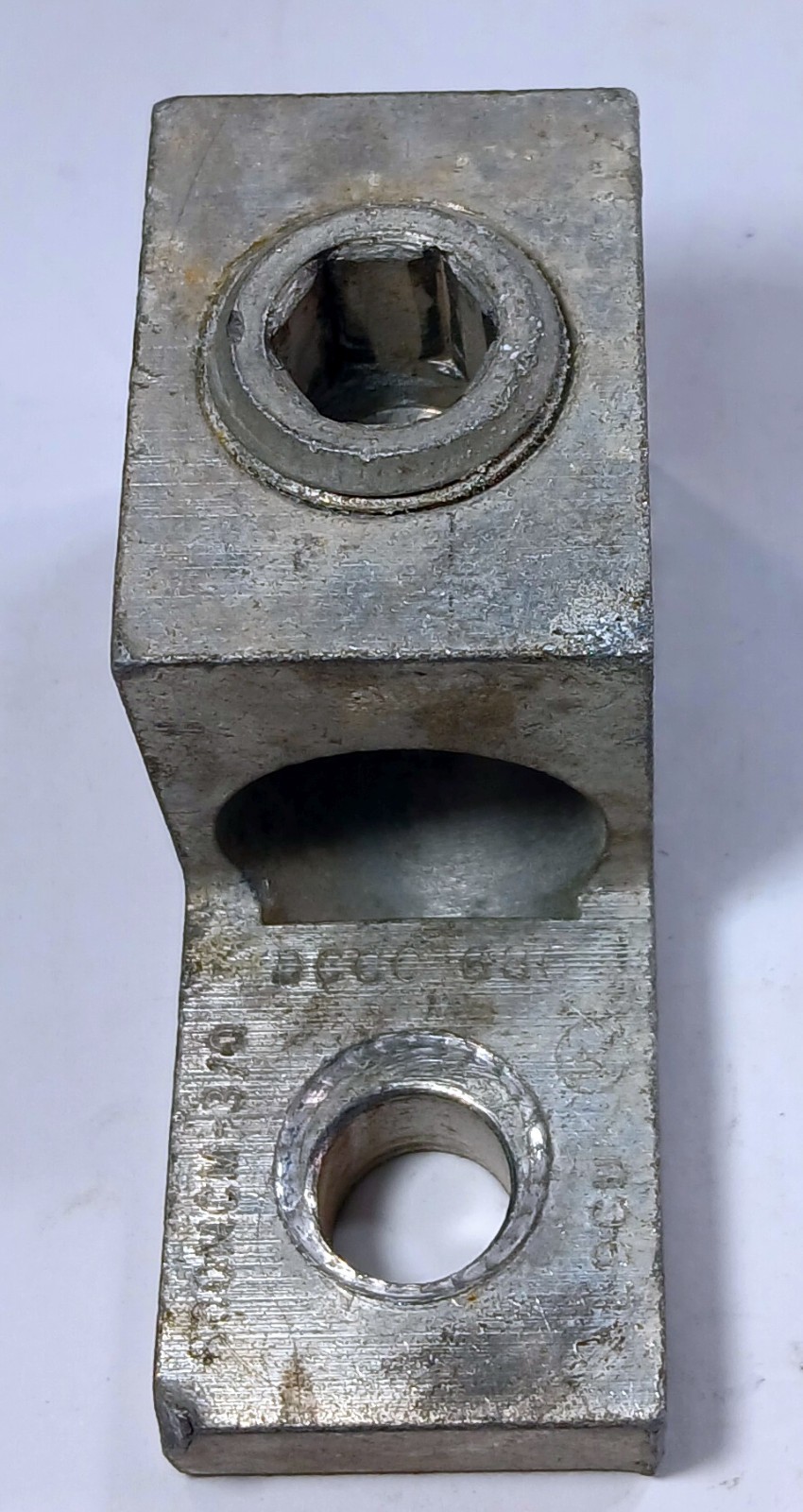 1 USED ILSCO DCCC 686 PANEL BOARD MECHANICAL LUG ***MAKE OFFER***