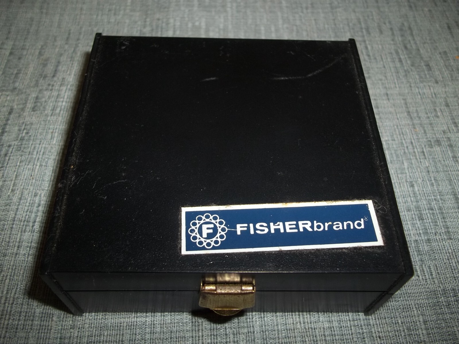 1 PACKAGE OF QTY 2 FISHERBRAND CELL 282 QS SPECTROPHOTOMETER
