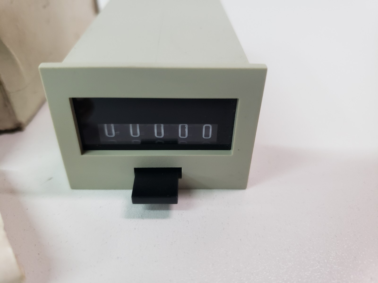 UNUSED – Hecon G0875113 Counter 110vac