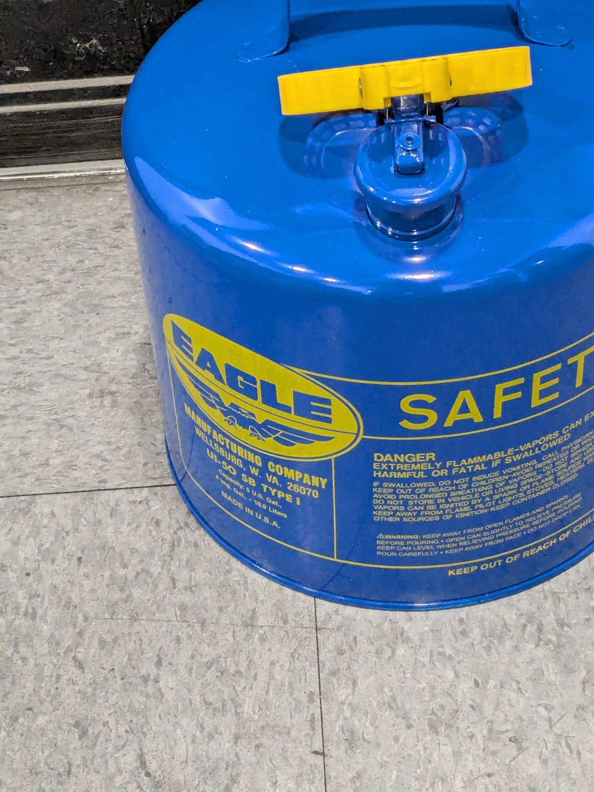 Eagle Safety Can: 5 gal, Steel 13-1/2″ High, 12-1/2″ Dia UI50SB