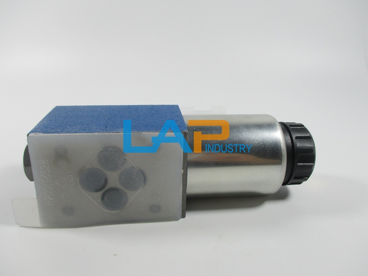 1PCS NEW FOR Rexroth solenoid valve R900561276 4WE6Y62/EG24N9K4