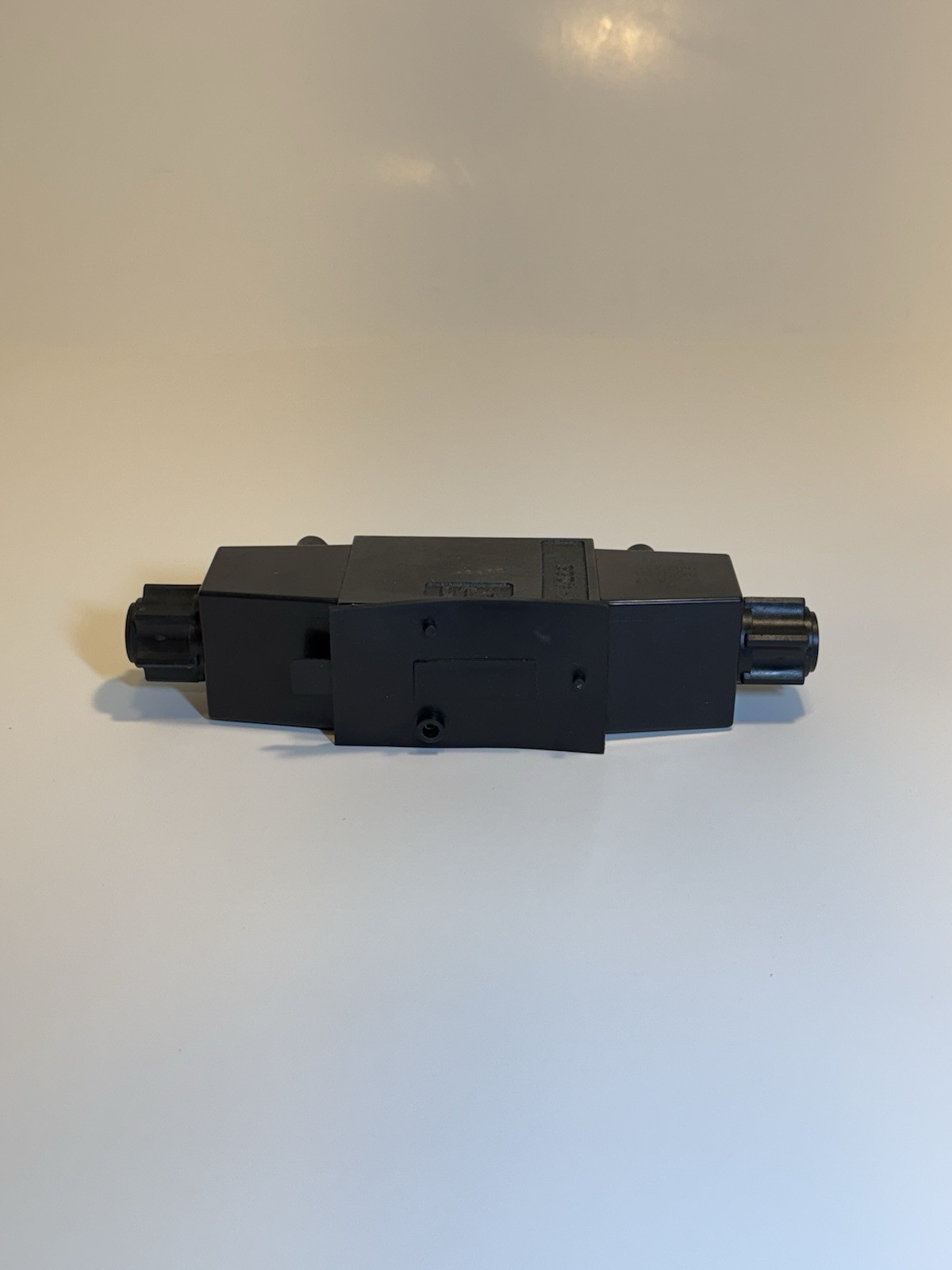 PARKER Valve Series D1VW D1VW001CNYWF4 120V 4000PSI NSMP Including Solenoids
