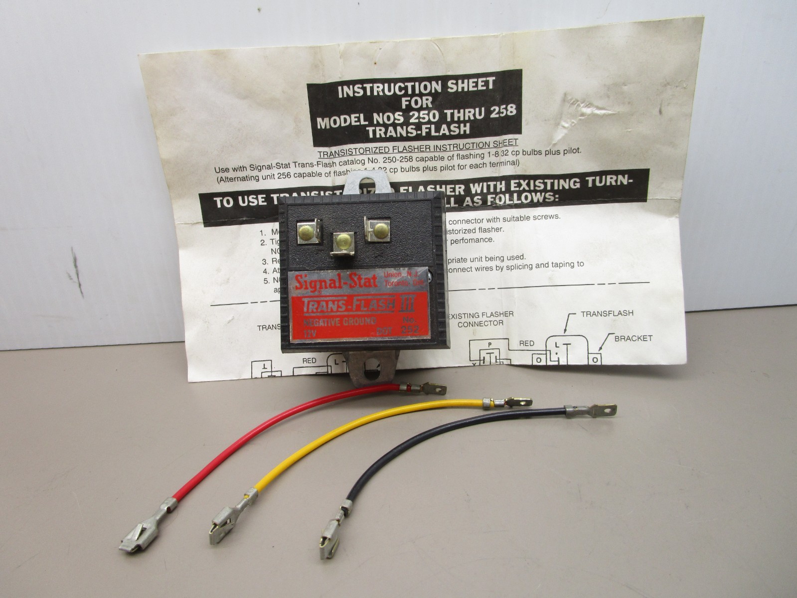 Signal-Stat 252 Trans-Flash Vehicle Flasher 12-Volt / Neg-Ground Model 3232