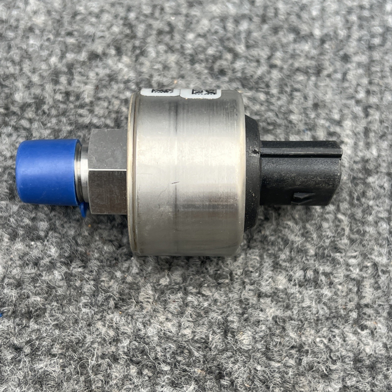 York International 325-25927-600 Oil Pressure Transducer New Other