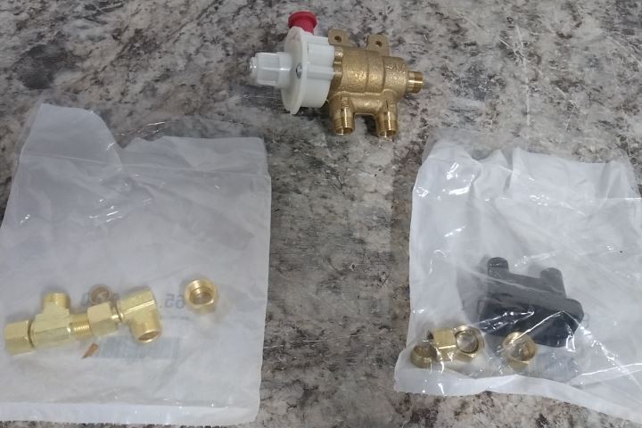 Chicago Faucets 131-CFMAB 3/8 In Inlet/Outlet Thermostatic Mixing Valve