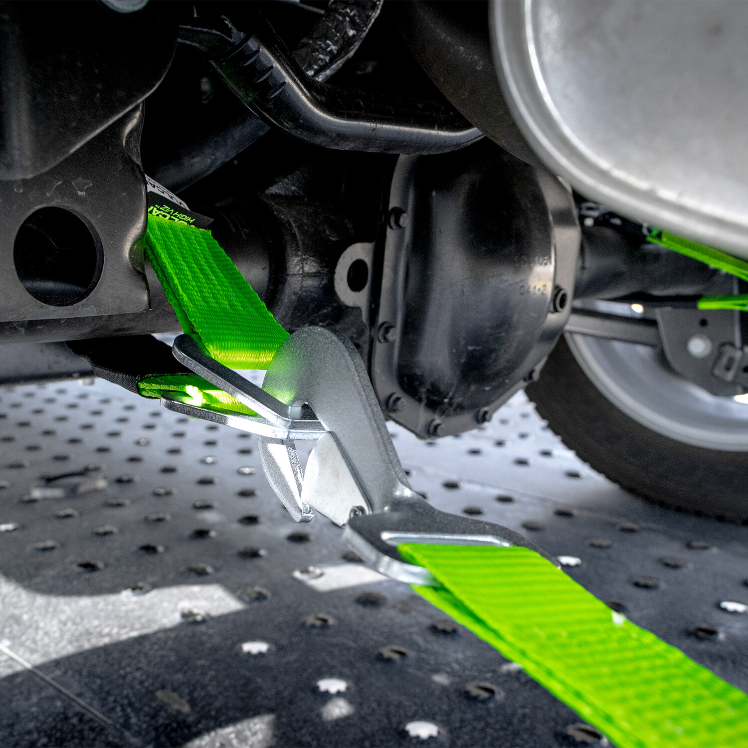 VULCAN High-Viz Reflective Axle Strap Tie Down Kit – Snap Hook Ratchet Straps