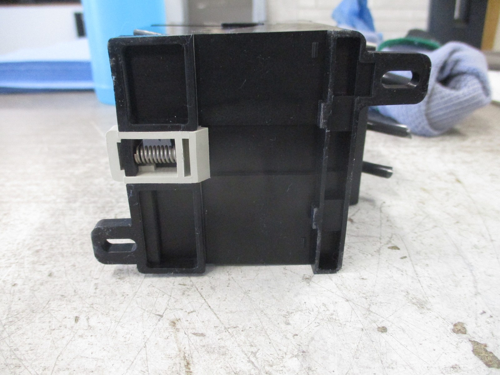 Telemecanique Solid State Overload LR2 D35 Trip: 37-50A W/DIN -Rail Adapter Used