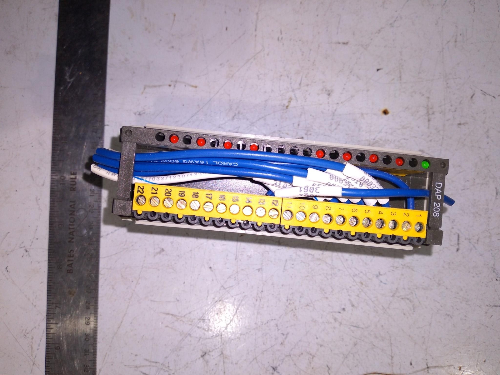 SCHNEIDER ELECTRIC TSX COMPACT DAP 208/AS-BDAP-208 DISCRETE OUTPUR RELAY 8X24VDC