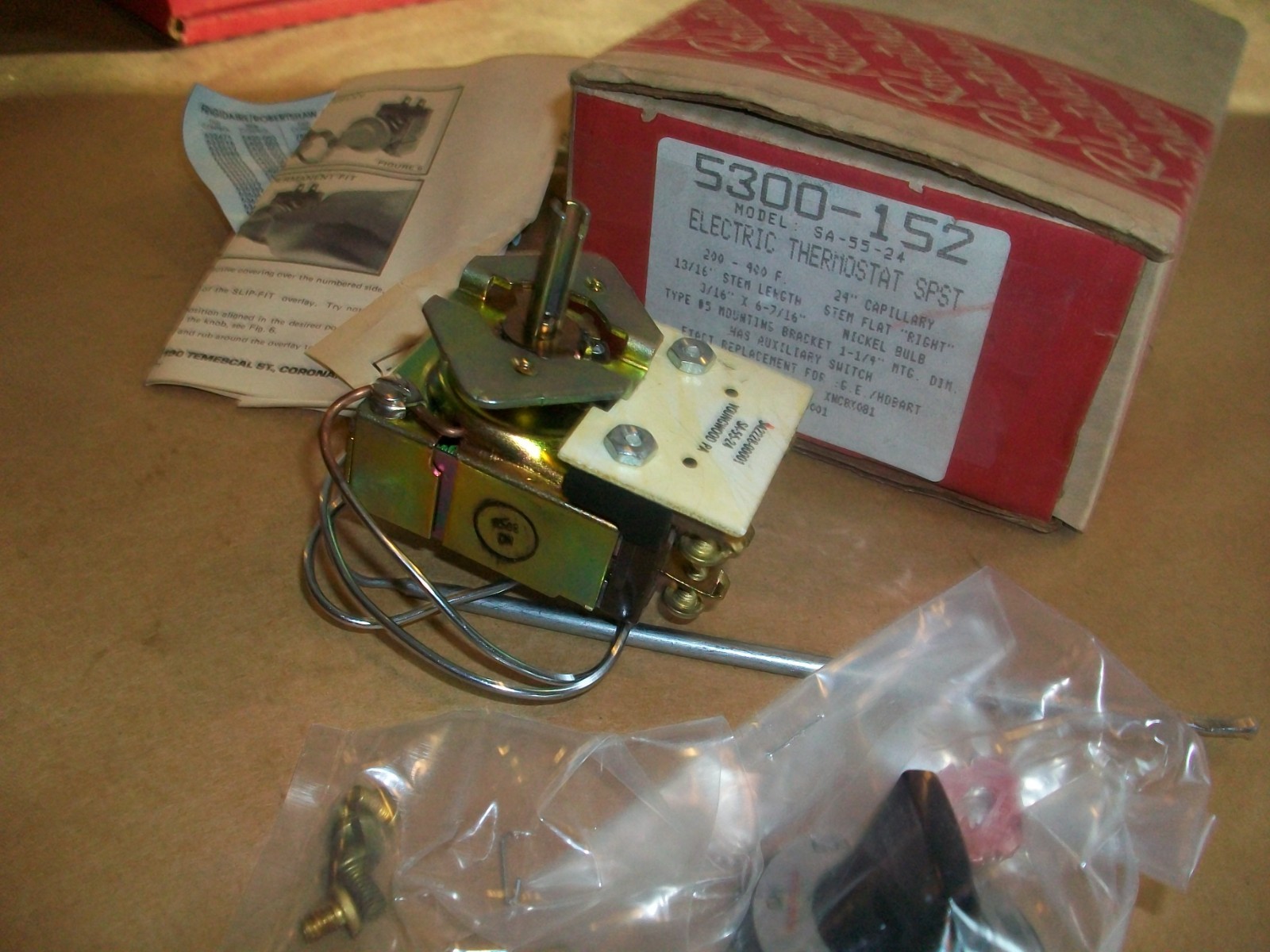 Robertshaw Electric Thermostat 5300-152 / SA-55-24 200°-400° 24″ CAP NEW