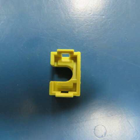 YAZAKI 7157-6411-70 Qty of 100 per Lot 58 SERIES CONNECTOR, UNSEALED, FEMALE, Y