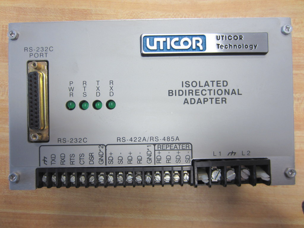 Uticor 76535 Isolated Bidirectional Adapter RS-232C RS-422A/RS-485A Rev A