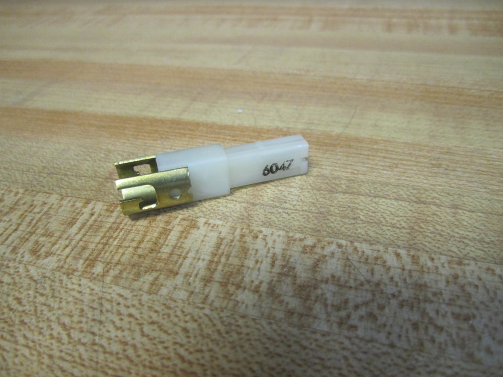 Izumi 6047 Bulb Socket (Pack of 7)