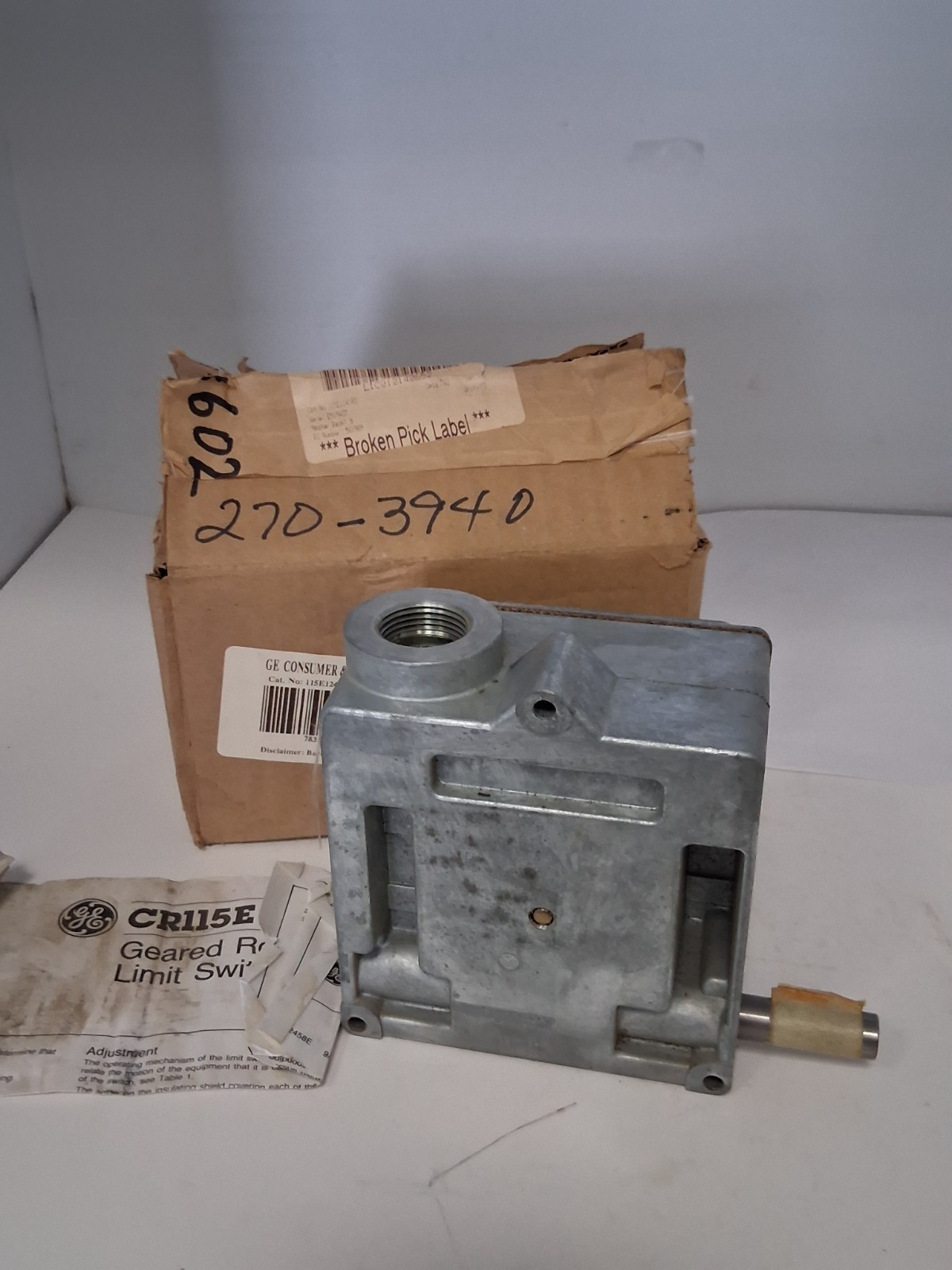 GENERAL ELECTRIC CR115E124102 LIMIT SWITCH GEARED ROTARY 2NO/2NC SHAFT ON R NIB